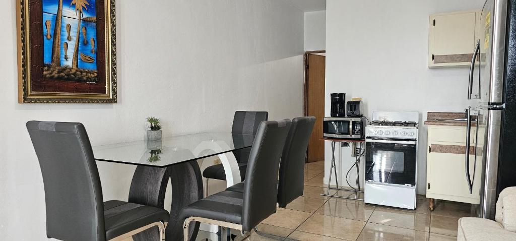 Kuchyň nebo kuchyňský kout v ubytování Discovery Beach Apartments