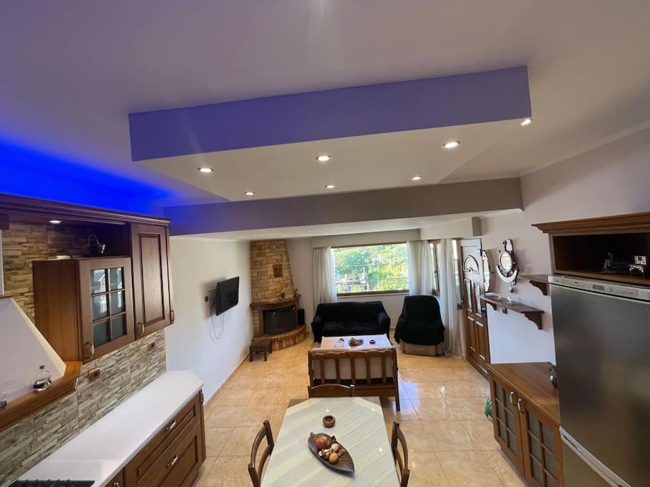 Gallery image of Elpida Rooms Amarynthos in Amarinthos