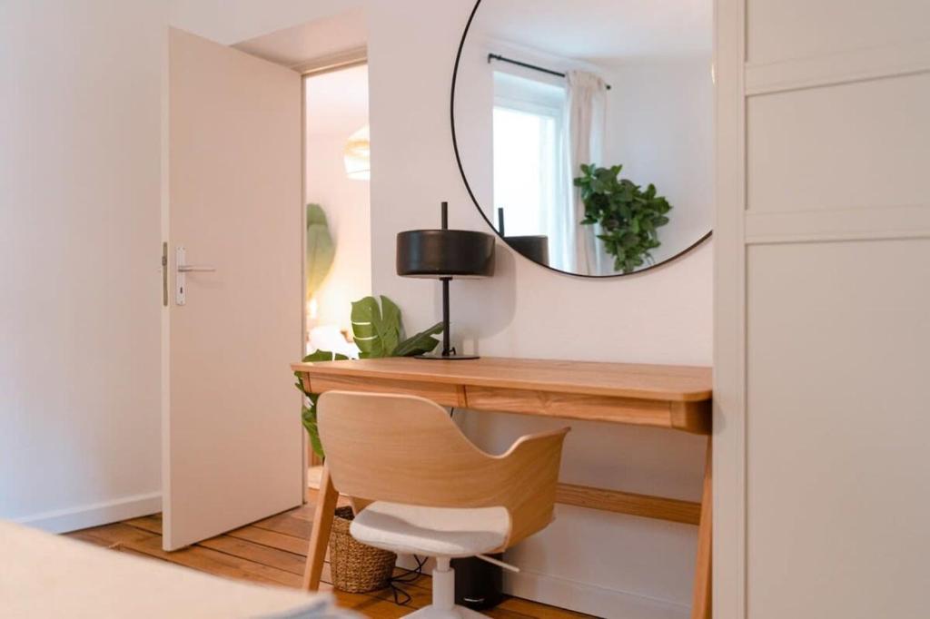 Stockholm Design Apt in Historic District - Apartment