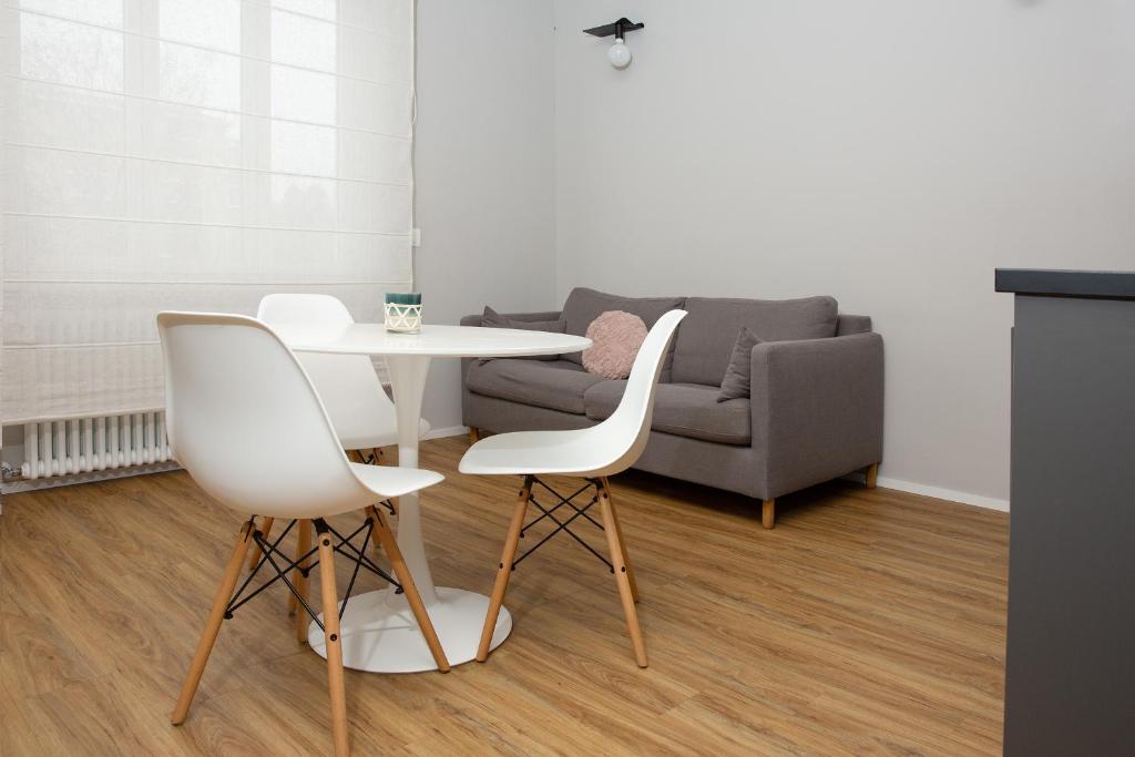 Posezení v ubytování flat at Fiera near metro and easy parking, with terrace and garden