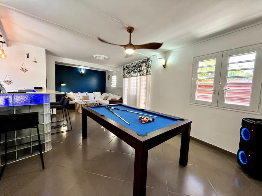 Foto sihtkohas Sainte-Marie asuva majutusasutuse Villa 4 ch 140 m2 avec vue sur mer et le tombolo galeriist
