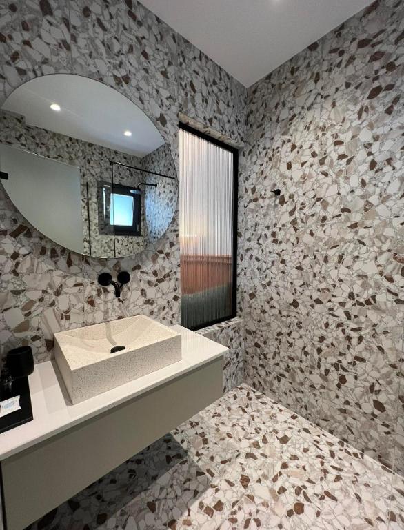 Charisma Boutique Hotel - 7