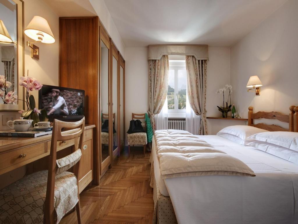 Hotel De La Poste, Cortina dʼAmpezzo, Italy - Booking.com