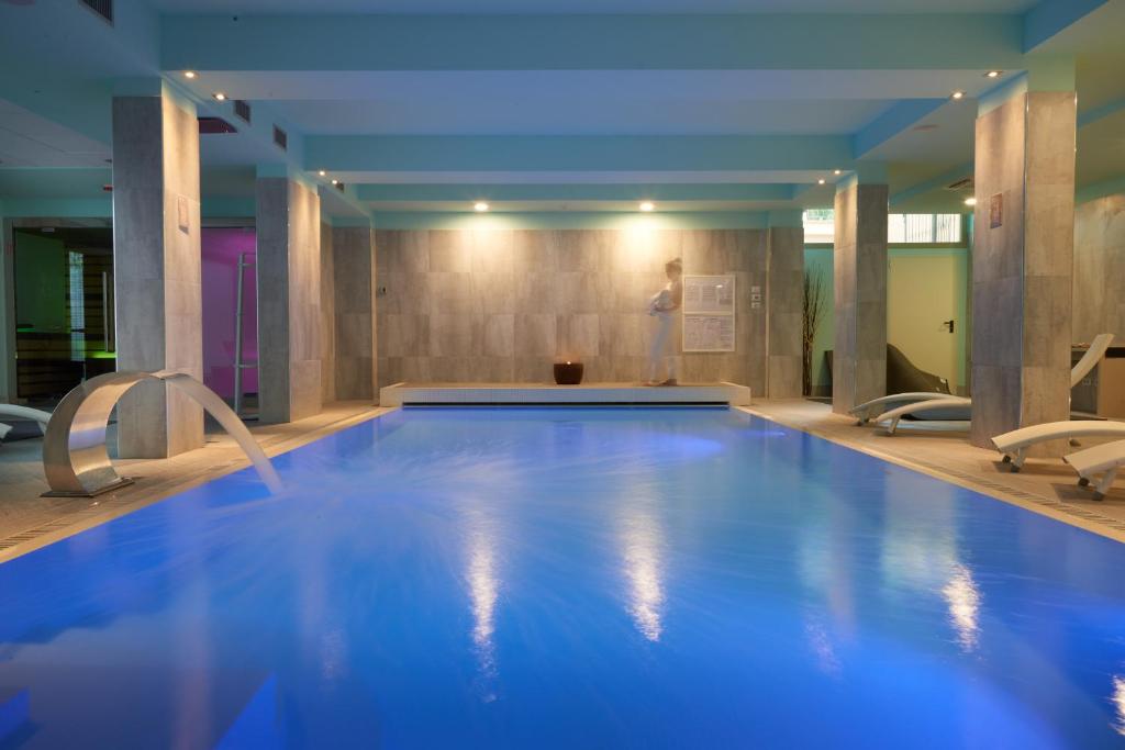 Bassein majutusasutuses Forte16 View & SPA või selle lähedal