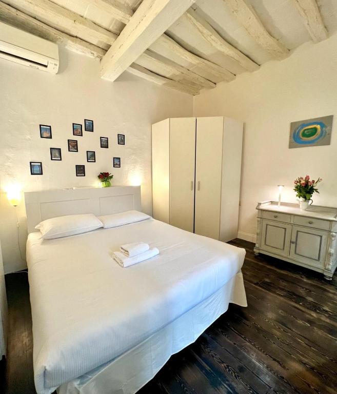 A bed or beds in a room at Agnolo