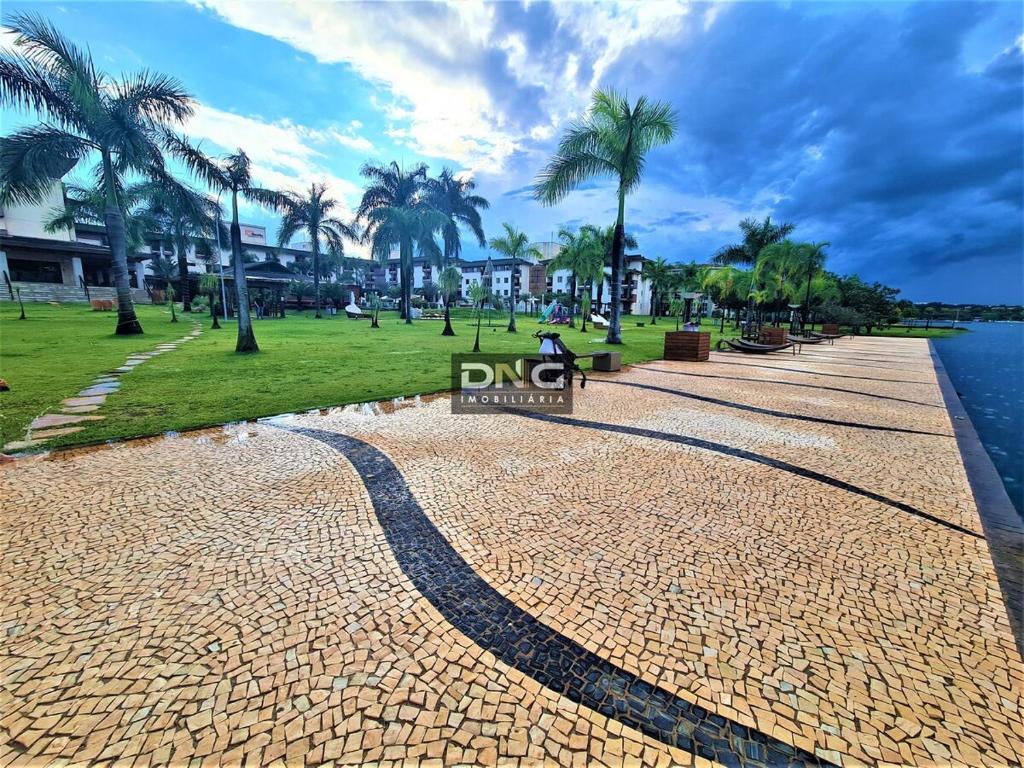 un parco con palme e una cassa d'acqua di Life 307f Fake · Life Resort, reformado, lindo a Brasilia