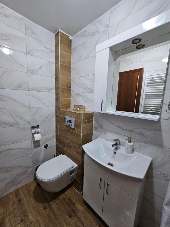 Ein Badezimmer in der Unterkunft Apartman Monika 2
