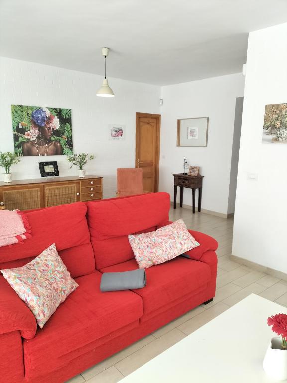 A seating area at ApartiaBeach Apartamentos
