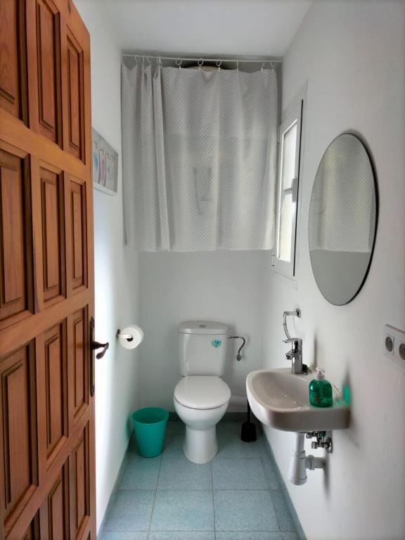 A bathroom at ApartiaBeach Apartamentos