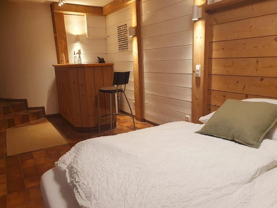 Легло или легла в стая в Apartment-Top Lage Köln (Hürth)
