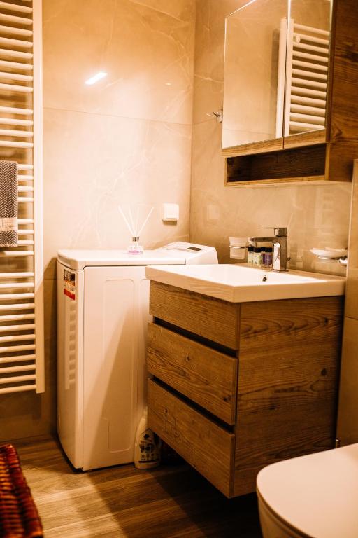 Kuchnia lub aneks kuchenny w obiekcie Konatsi Luxury Apartments
