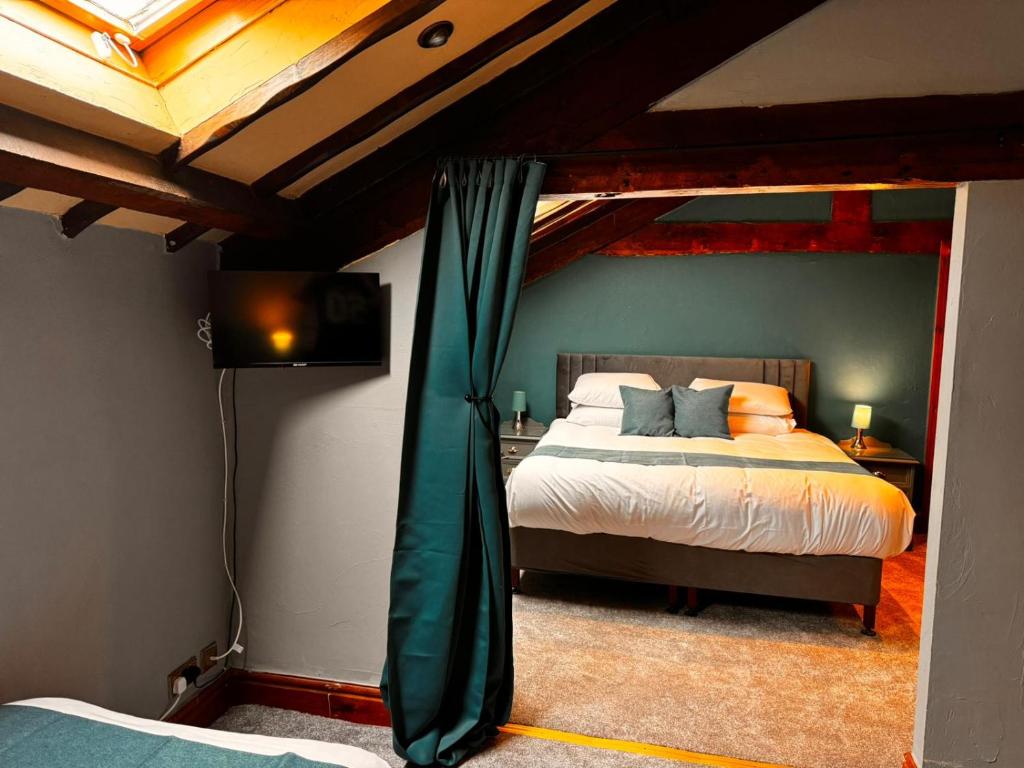 Station Inn B&B - Family Room (2 Adults + 1 Child)