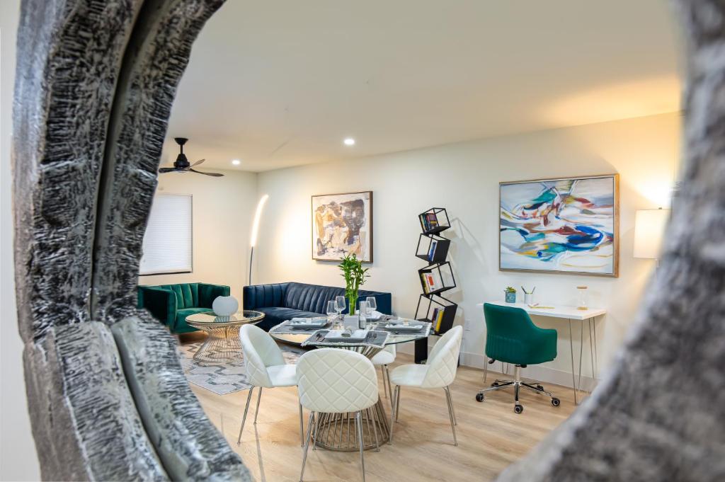 Velvet Bloom - Bubbling Spa Retreat with Sauna & Jacuzzi photo