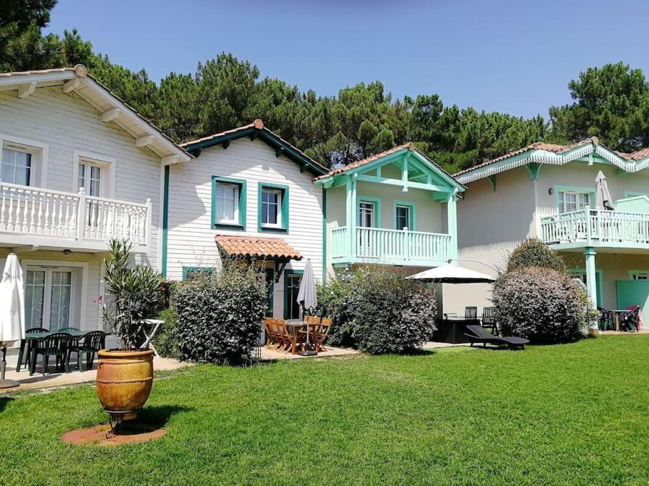 Bygningen som feriehuset ligger i