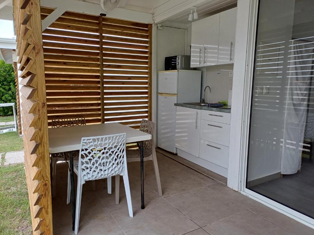 Kuchyň nebo kuchyňský kout v ubytování B. O. PARADIS SXM