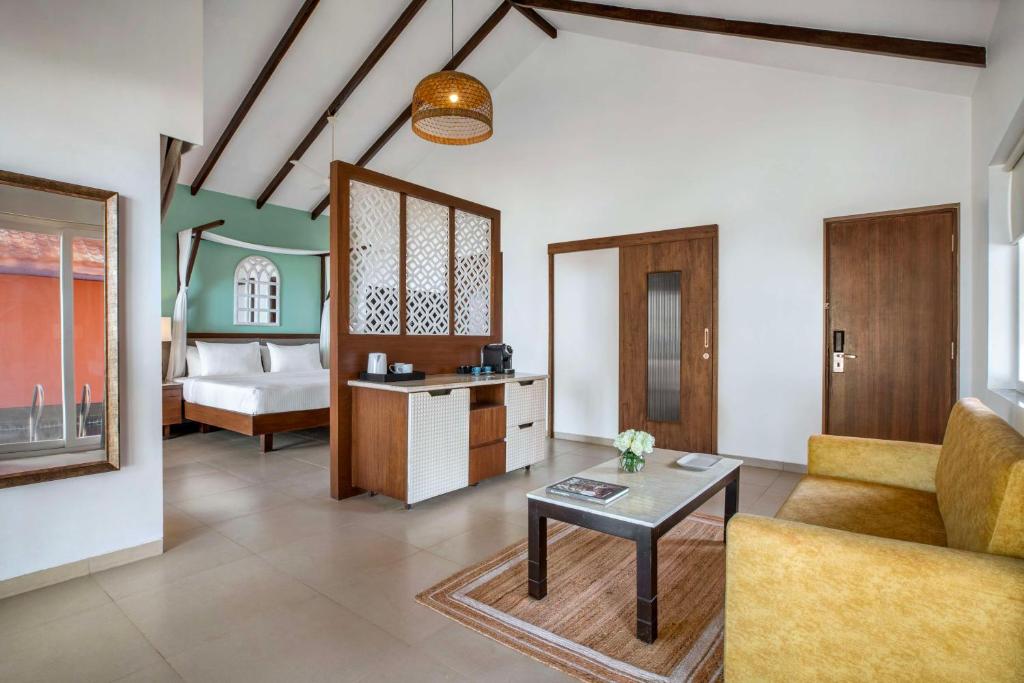 Kuchyň nebo kuchyňský kout v ubytování Mandrem Beach Resort, a member of Radisson Individuals Retreat