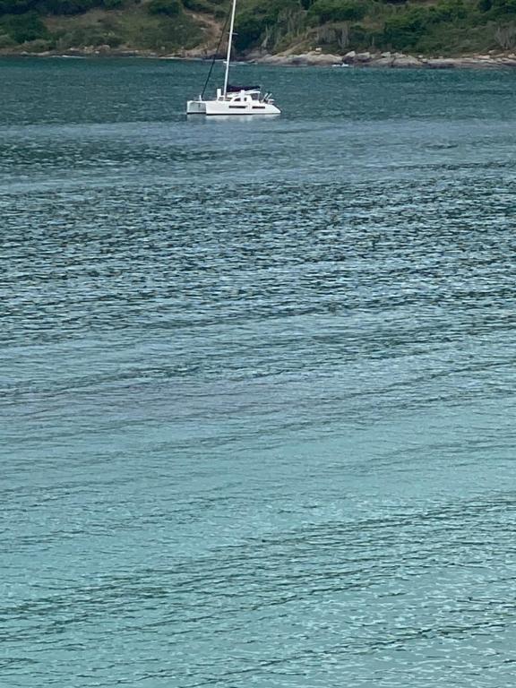 Billede fra billedgalleriet på Apartamento pé na Areia de Frente para o Mar i Arraial do Cabo