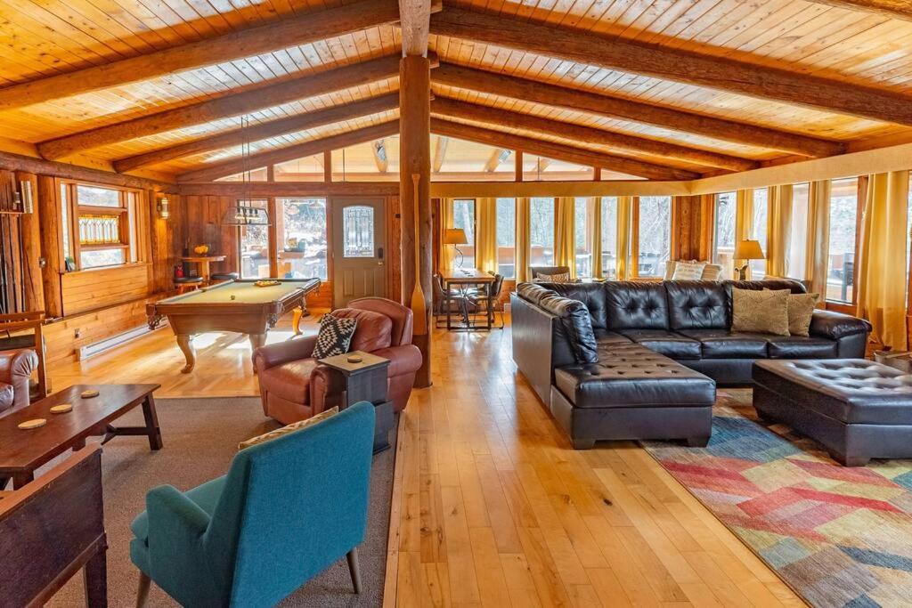 New Denver Lodge, New Denver (updated prices 2024)