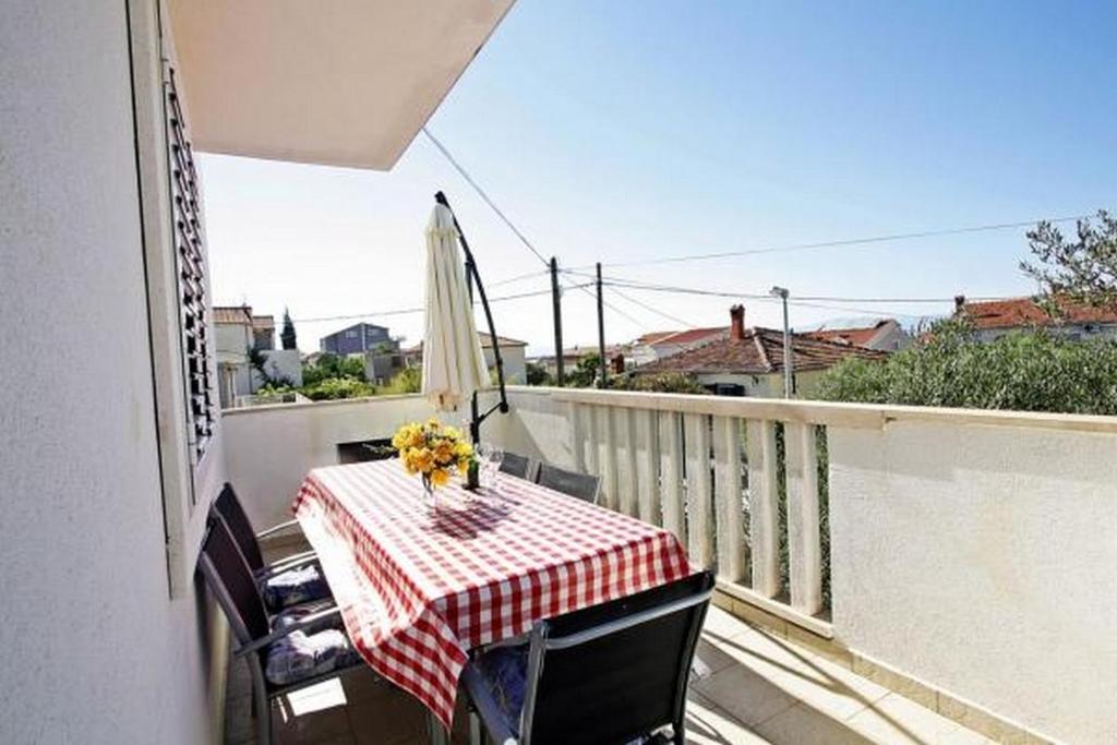 Apartments with parking space Supetar, Brac - 22504