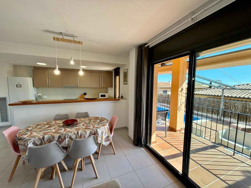 Kuchyň nebo kuchyňský kout v ubytování Villas Medes Mar - Plus Costa Brava