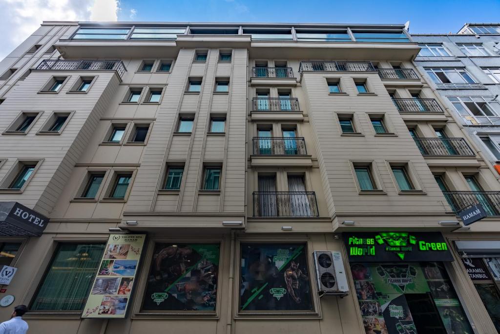 The building in which a szállodákat is located