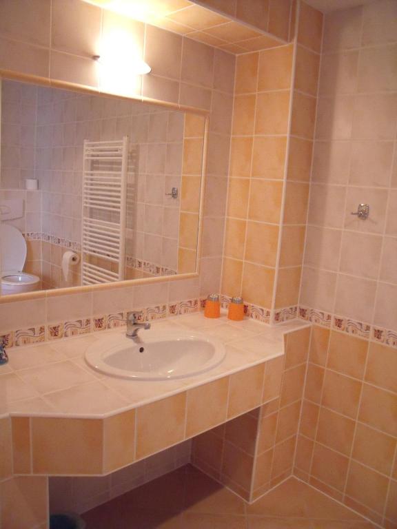 Penzion Lesna - Habitación Cuádruple Con Balcón