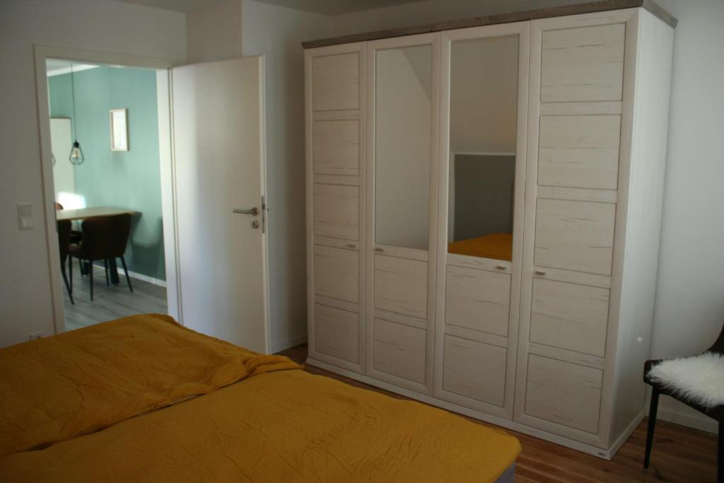 Postel nebo postele na pokoji v ubytování Ferienwohnung Löwenburg