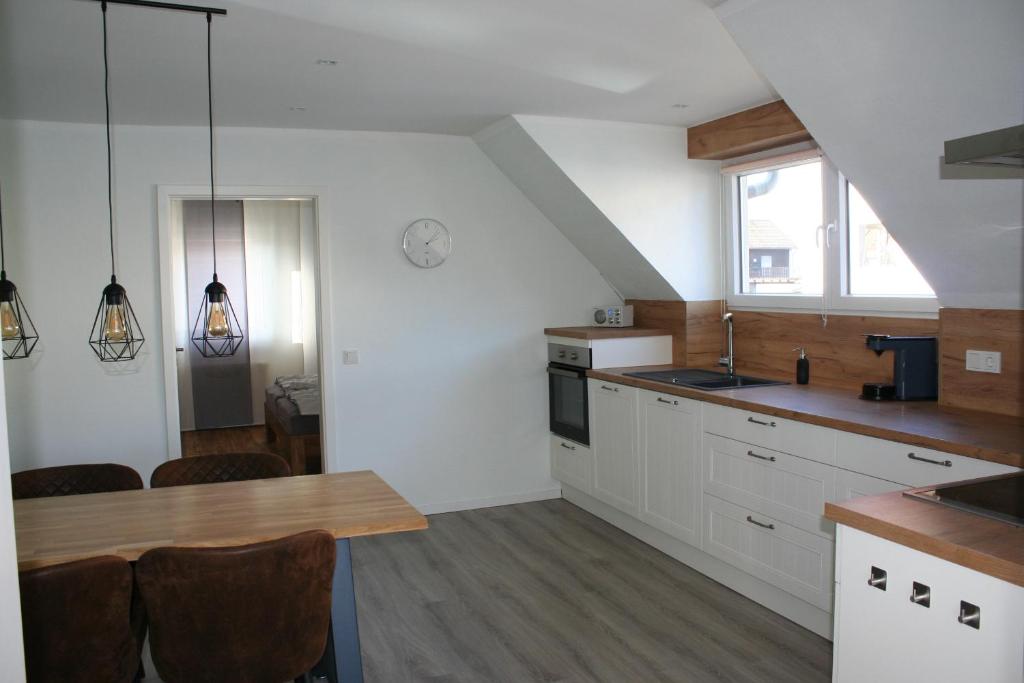 Kuchyň nebo kuchyňský kout v ubytování Ferienwohnung Löwenburg