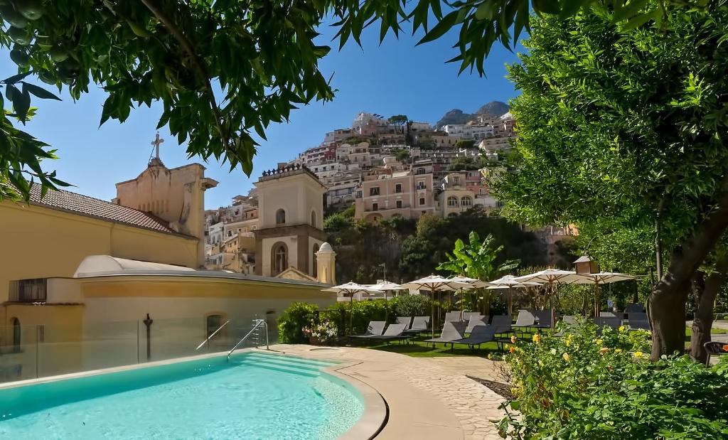 The swimming pool at or close to Hotel Palazzo Murat