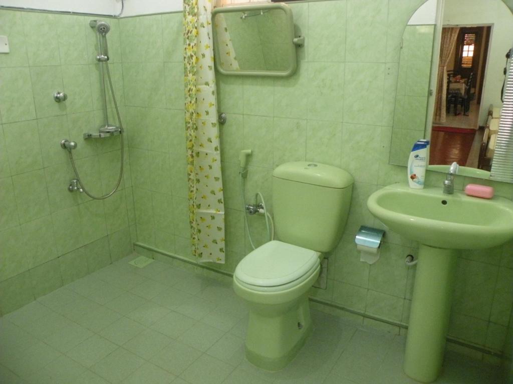 Henderson Airport Residence - 12