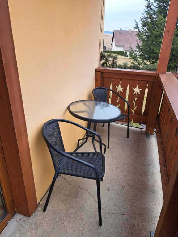 Balkón nebo terasa v ubytování Penzion Havran