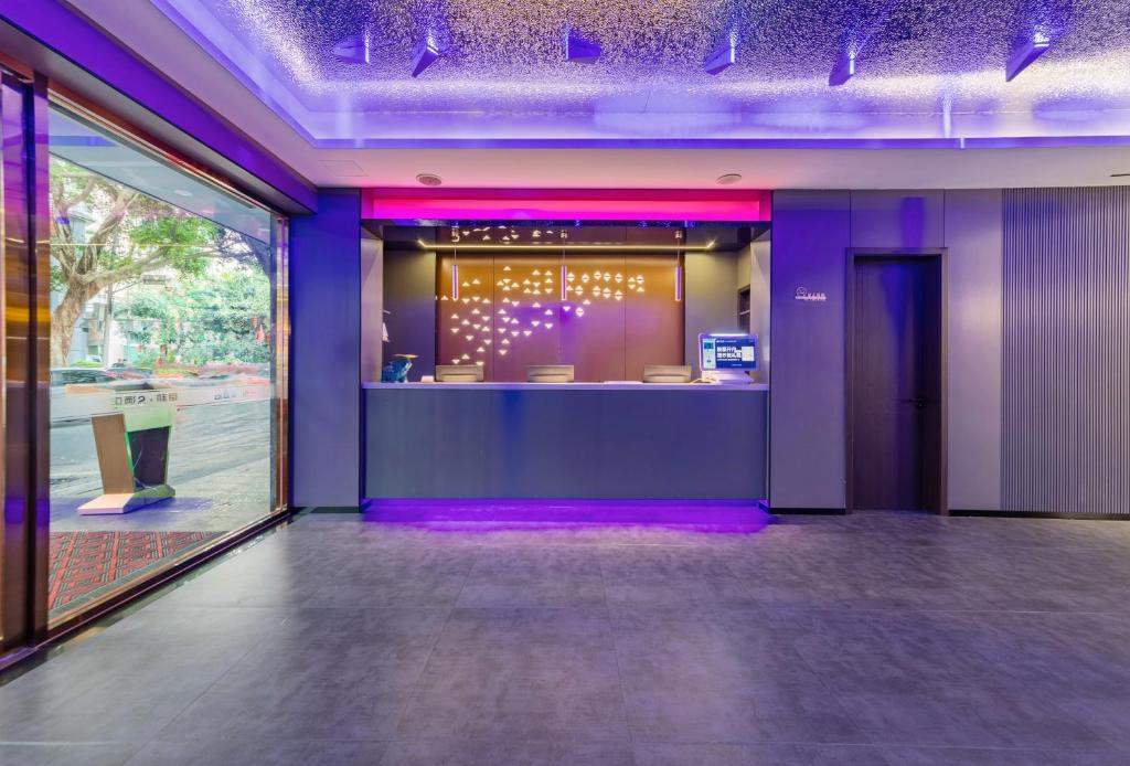 Vstupní hala nebo recepce v ubytování Xinghe Yuezhi S Hotel to Guangzhou Yuexiu Park Railway Station Subway station -Conference CenterBaima Clothing City Flagship Store--Reputation Preferred