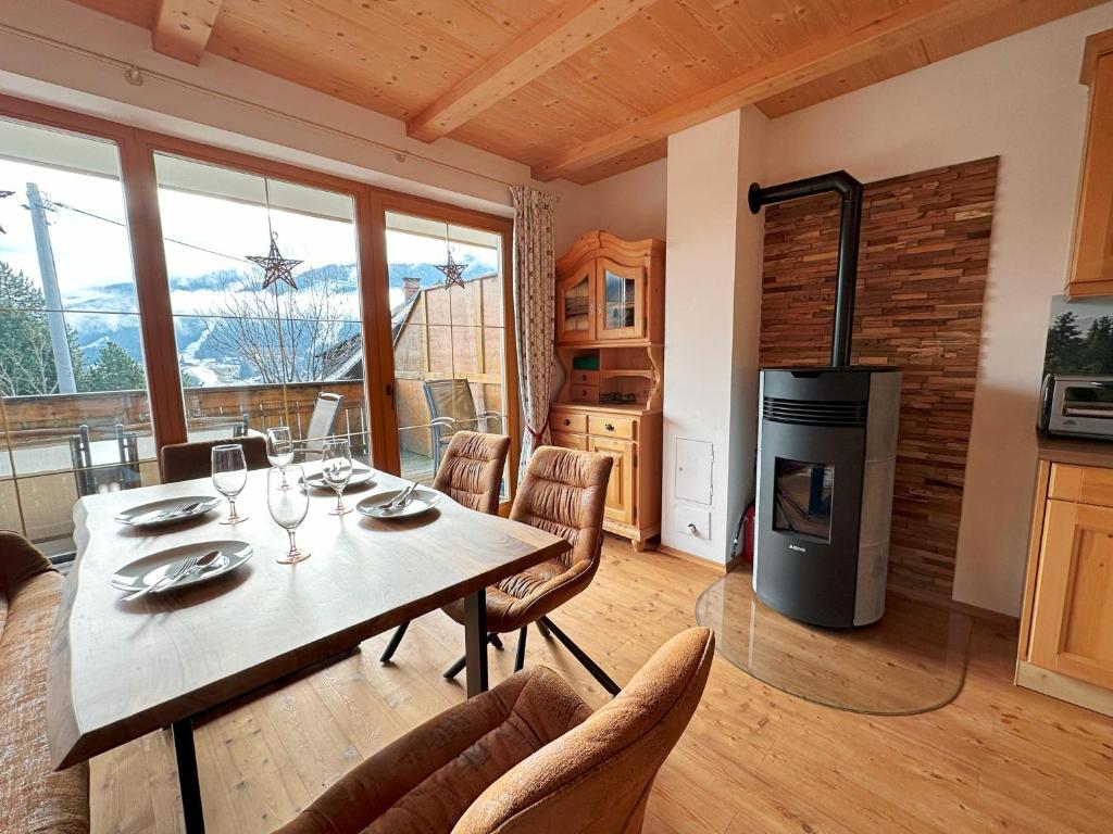 Kuchyň nebo kuchyňský kout v ubytování SKI-TO-DOOR Sonnwiese