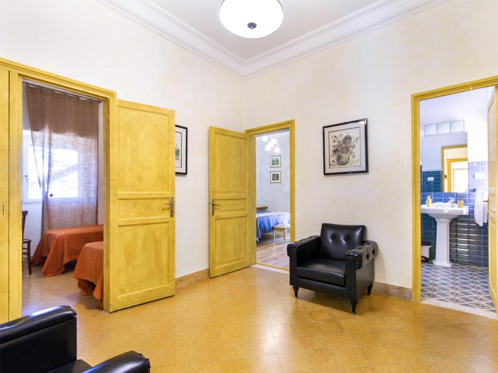 Część wypoczynkowa w obiekcie Villa Tommaso Maruggi, Sicilia, con Jacuzzi e piscina privata