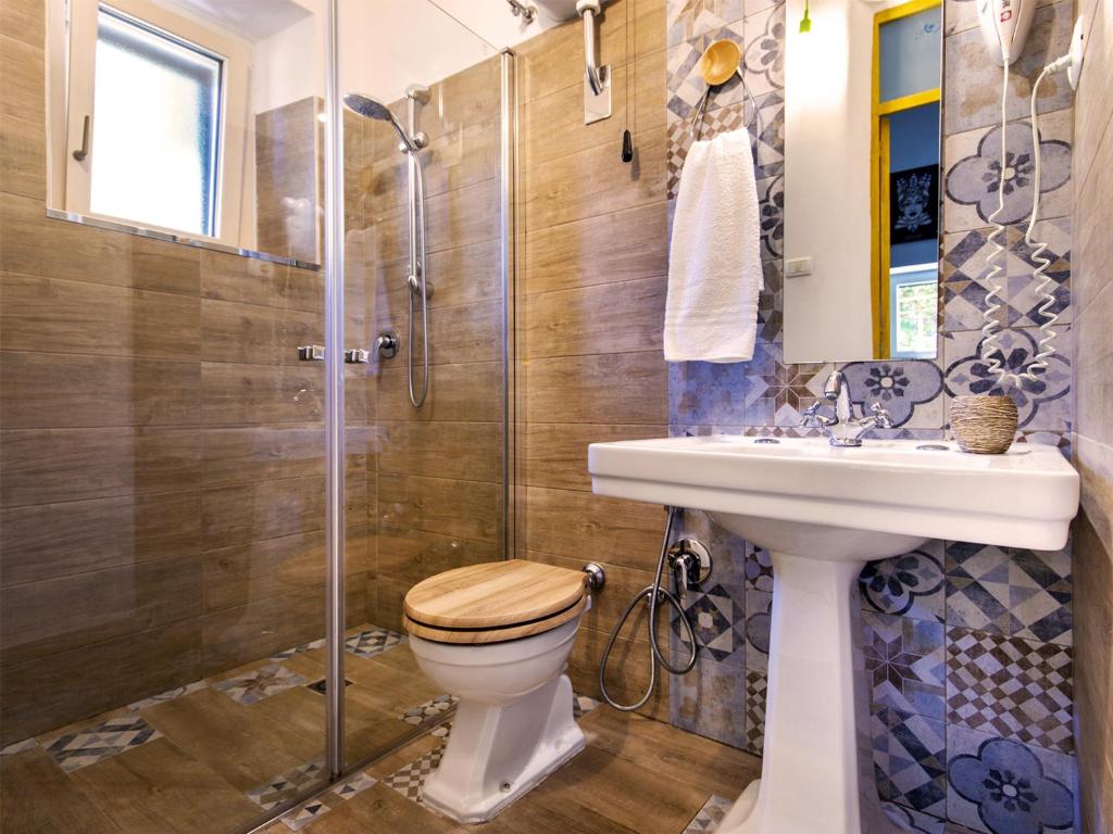 Łazienka w obiekcie Villa Tommaso Maruggi, Sicilia, con Jacuzzi e piscina privata