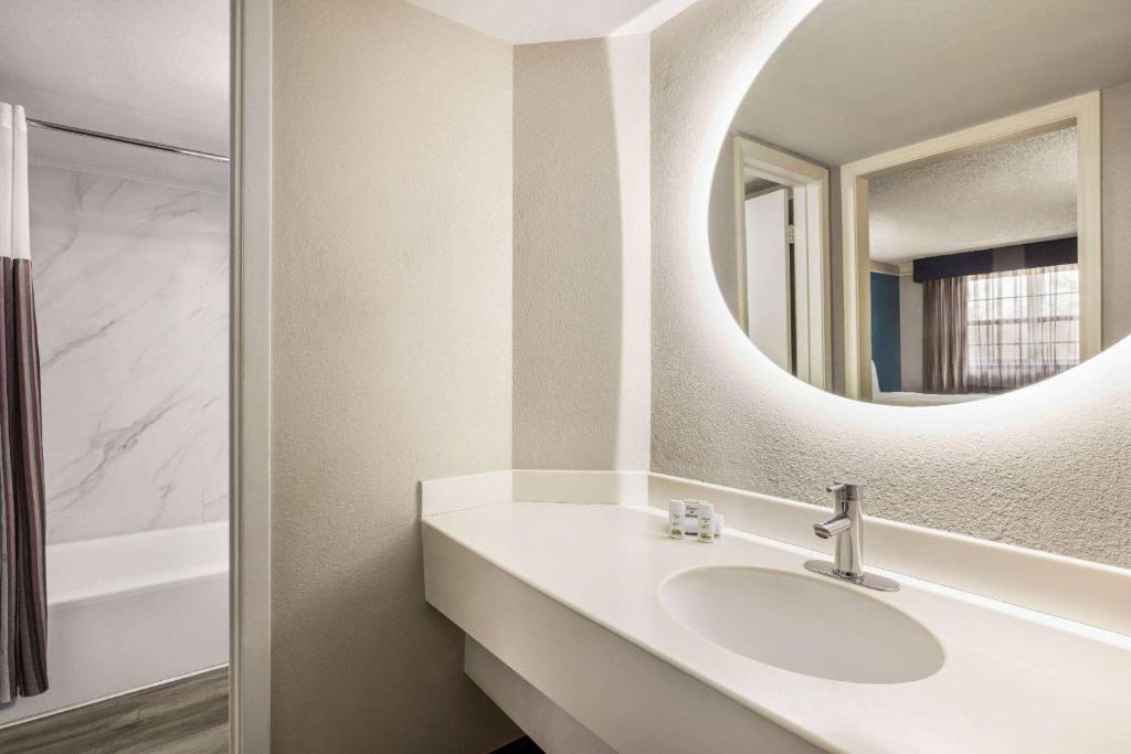 La Quinta Inn by Wyndham San Antonio I-35 N at Toepperwein - Chambre Standard Avec 2 Lits Doubles