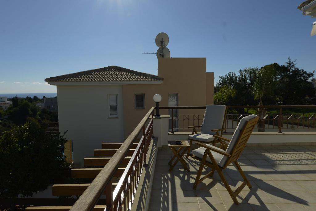 Balkón nebo terasa v ubytování Villa Aura - Villa in Peyia