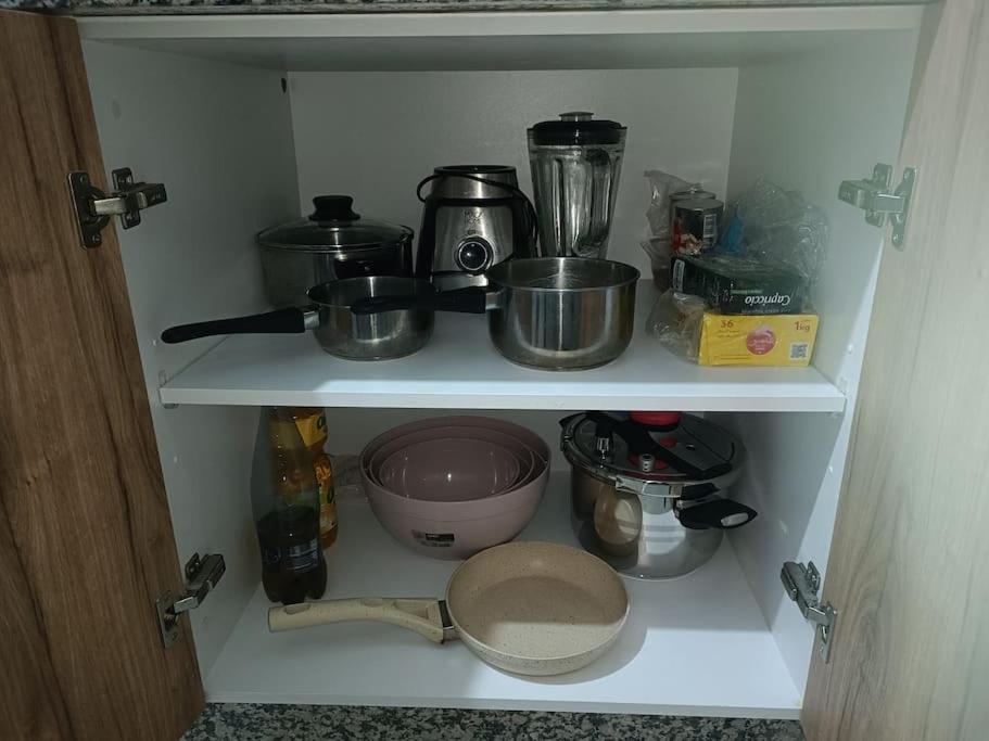 Kuchyň nebo kuchyňský kout v ubytování Superbe appartement neuf en résidence avec piscine