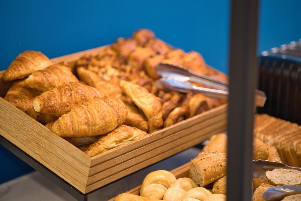 B&B HOTEL Brussels Centre Louise - Resim 23