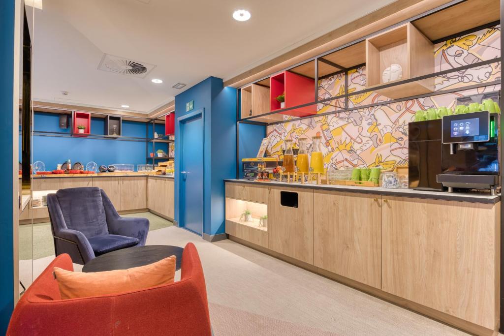 B&B HOTEL Brussels Centre Louise - Resim 27