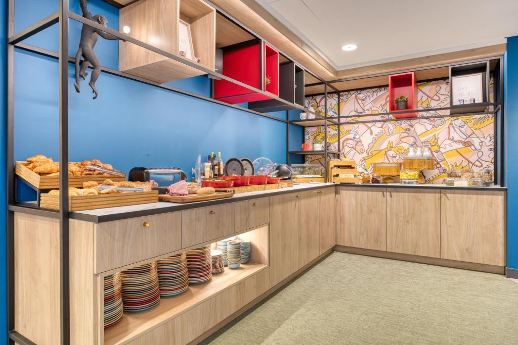 B&B HOTEL Brussels Centre Louise - Resim 20