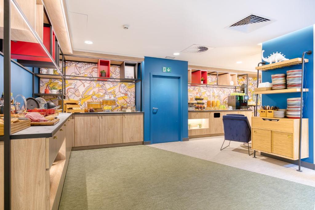 B&B HOTEL Brussels Centre Louise - Resim 26