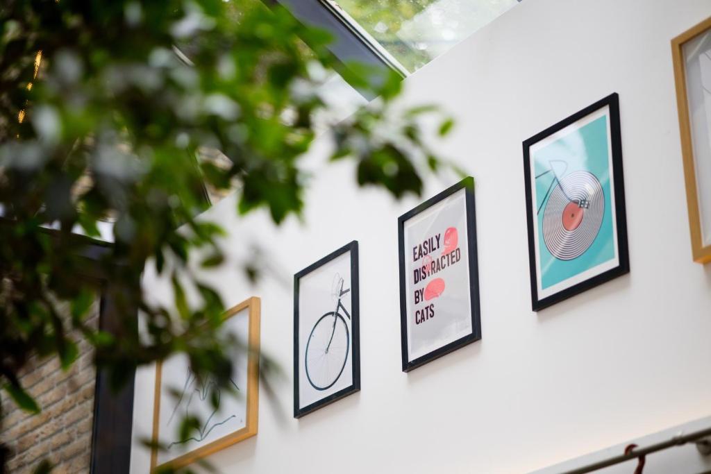 B&B HOTEL Brussels Centre Louise - Resim 37