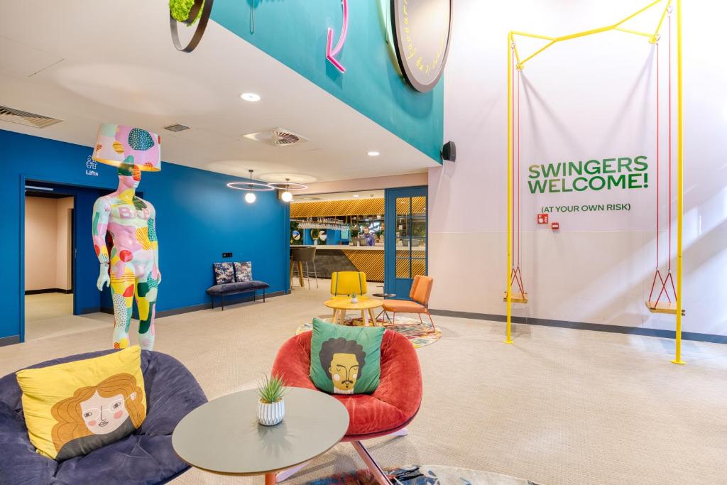 B&B HOTEL Brussels Centre Louise - Resim 13