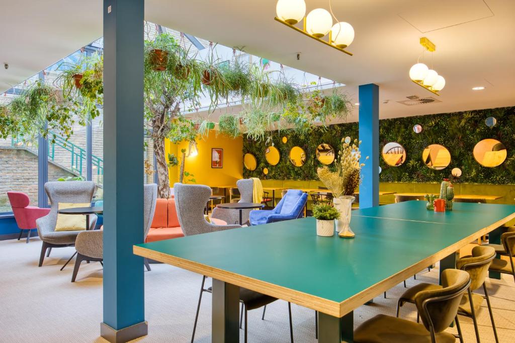 B&B HOTEL Brussels Centre Louise - Resim 38