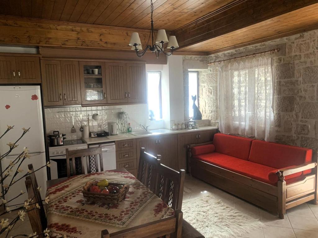 Kuchyň nebo kuchyňský kout v ubytování Stonehouse dome Lagadia