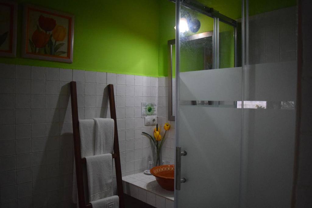 Koupelna v ubytování Casa Rural Don Álvaro de Luna