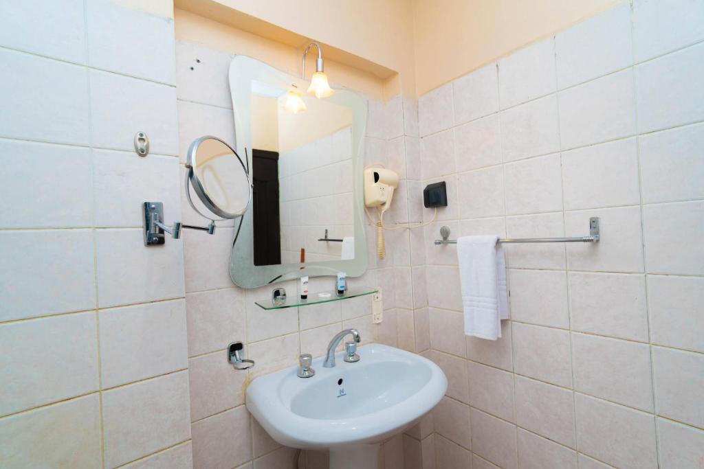 OYO 167 DAR AL RAIES HOTEL