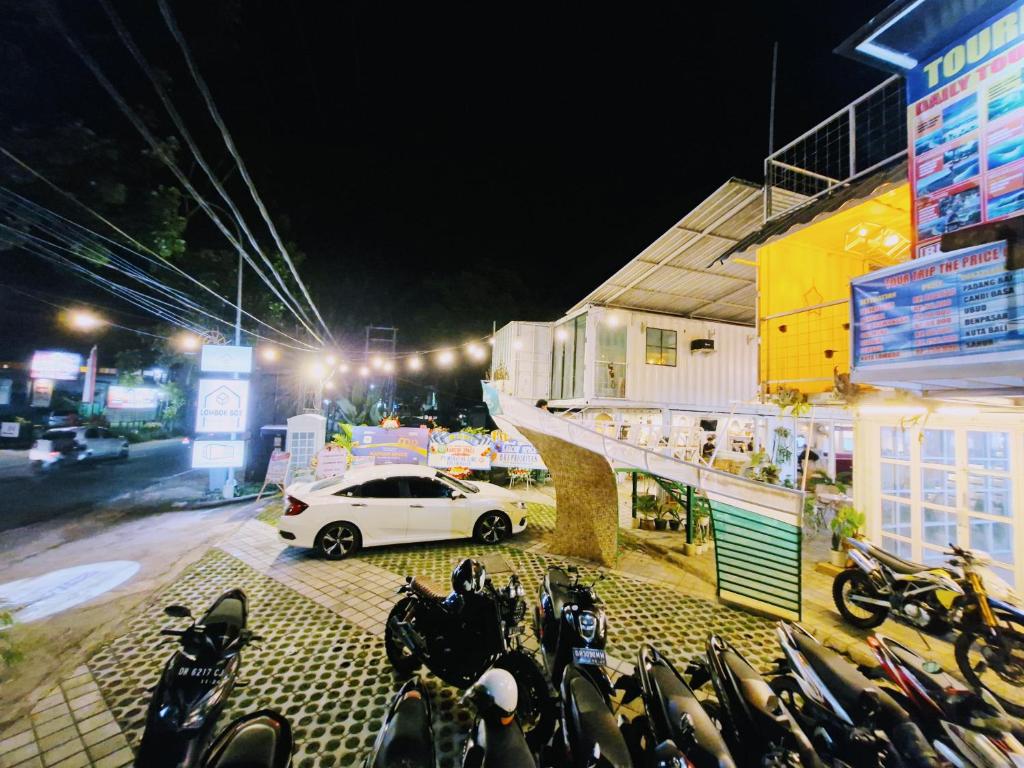 Fotografie z fotogalerie ubytování Karcof Container Hostel v destinaci Senggigi