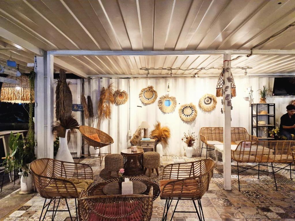 Fotografie z fotogalerie ubytování Karcof Container Hostel v destinaci Senggigi